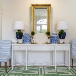 Oomph Manhattan Stretch Console